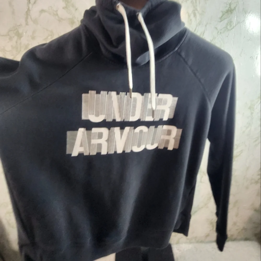 Under Armour Pullover Black Hoodie
